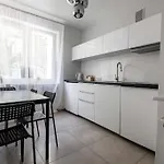 Apartment Close *